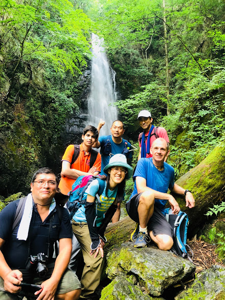 Group photo at Hyakuyaku waterfall