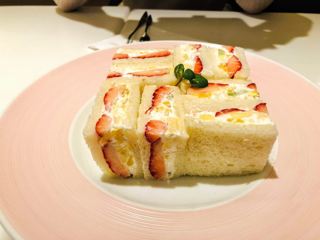 Strawberry fruit sandwich 900 Yen (excluding tax)